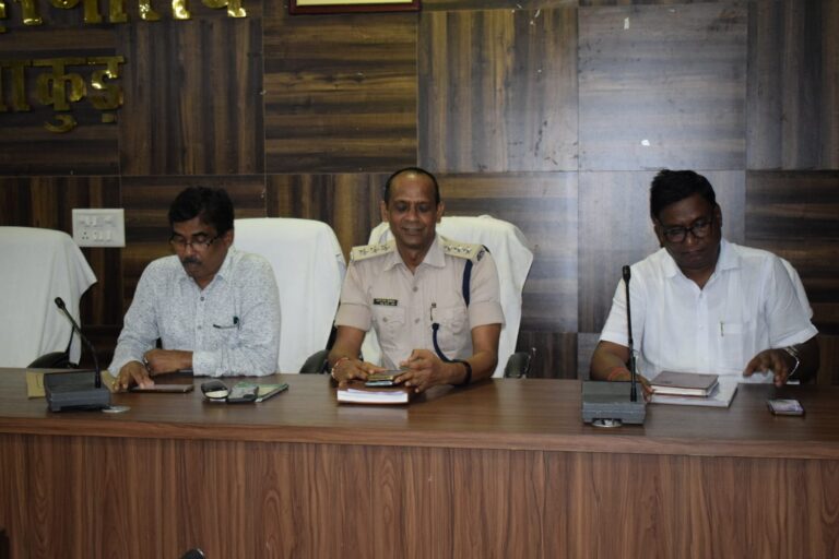 एसडीओ ने क्रशर व खदान संचालक के साथ की बैठक