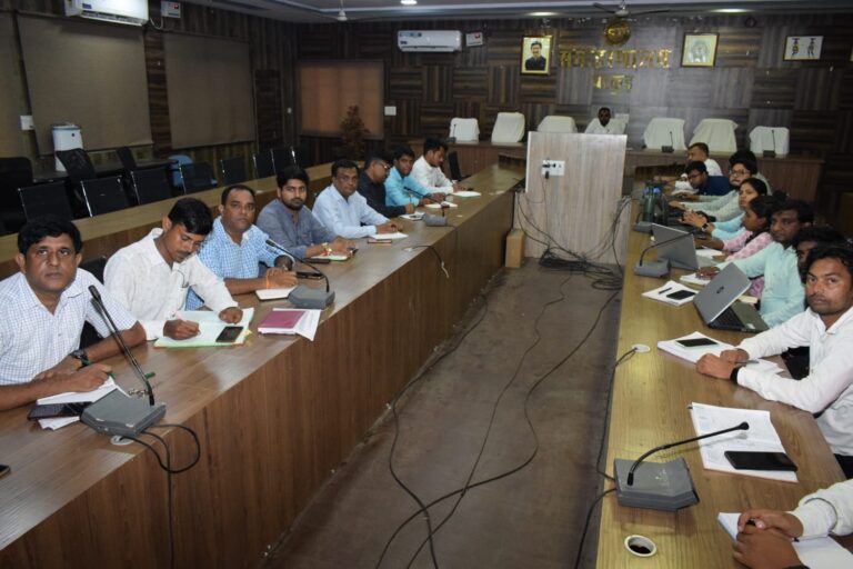 उपायुक्त ने जेएसएलपीएस के कार्यों की समीक्षा