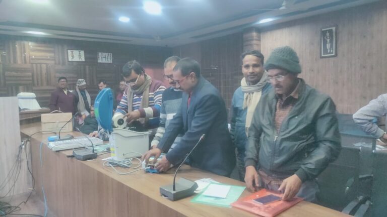 ईवीएम डेमोंस्ट्रेशन सेंटर एवं मोबाइल डेमोंस्ट्रेशन वैन से संबंधित हैंड्स ऑन प्रशिक्षण दिया गया