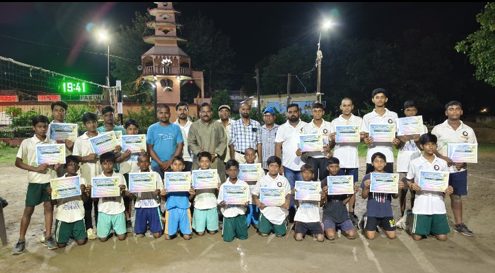 समर वॉलीबॉल कोचिंग कैंप का समापन,खिलाड़ियों ने जमकर बहाया पसीना।