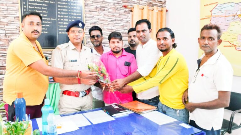 कांग्रेस नगर प्रतिनिधि मंडल ने नवनियुक्त नगर थाना निरीक्षक से की शिष्टाचार मुलाकात
