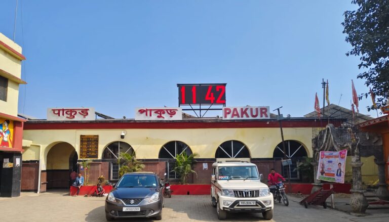 पटरी पर लोहा रख ट्रेन हादसे को अंजाम देने के प्रयास मामले में एक्शन में रेलवे पुलिस , तीन हिरासत में।