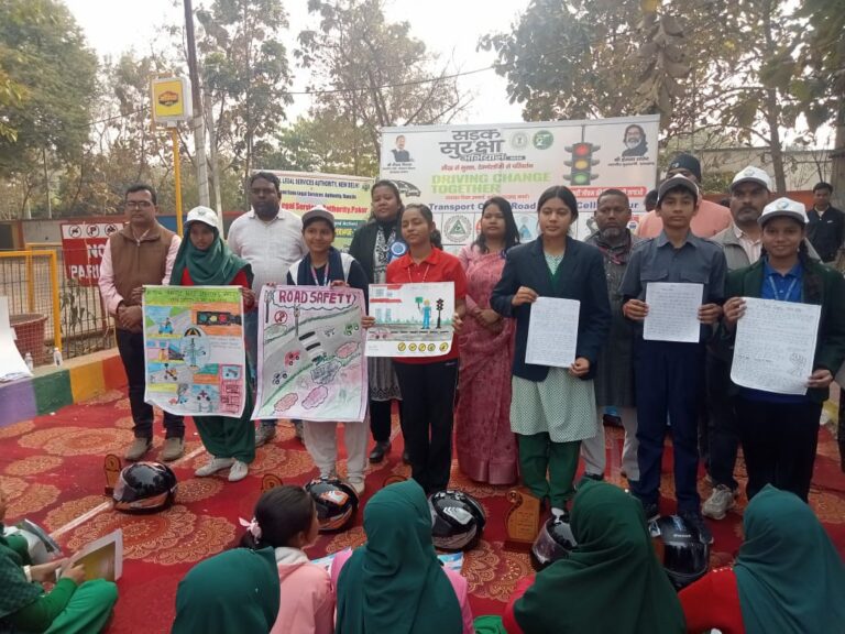 नशा मुक्ति और सड़क सुरक्षा नियम अपनाकर नालसा के बने डॉन बच्चों के पेंटिंग ने दिया संदेश