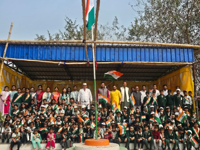 डोनबोस्को विद्यालय में मनाया गया 77 वां गणतंत्र दिवस।