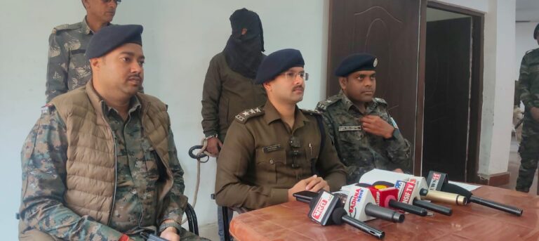 पुलिस के हाथ बहुत लम्बे होते हैं कहाँ तक भागेंगे