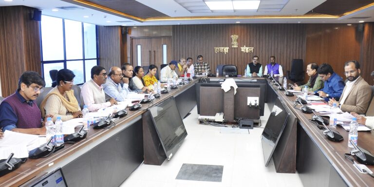 ईस्टर्न रेलवे मेंस यूनियन ,पाकुड़ शाखा, ने हावड़ा मंडल के मंडल स्तरीय अधिकारियों के साथ बैठक में भाग लिया।