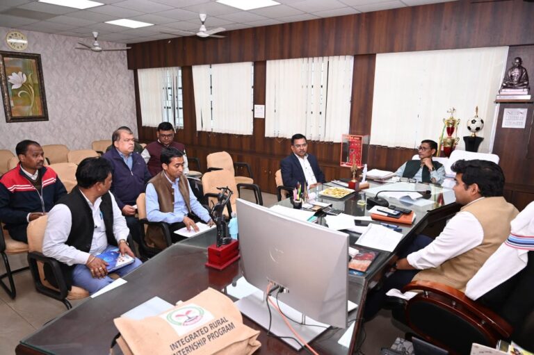 पाकुड़ में मतपेटी कोषांग में समीक्षा बैठक हुई