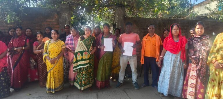 सांत्वना के दो बोल सुनने को इंतजार करते रह गए लोग , मिलने नहीं पहुँचे पूर्व मुख्यमंत्री