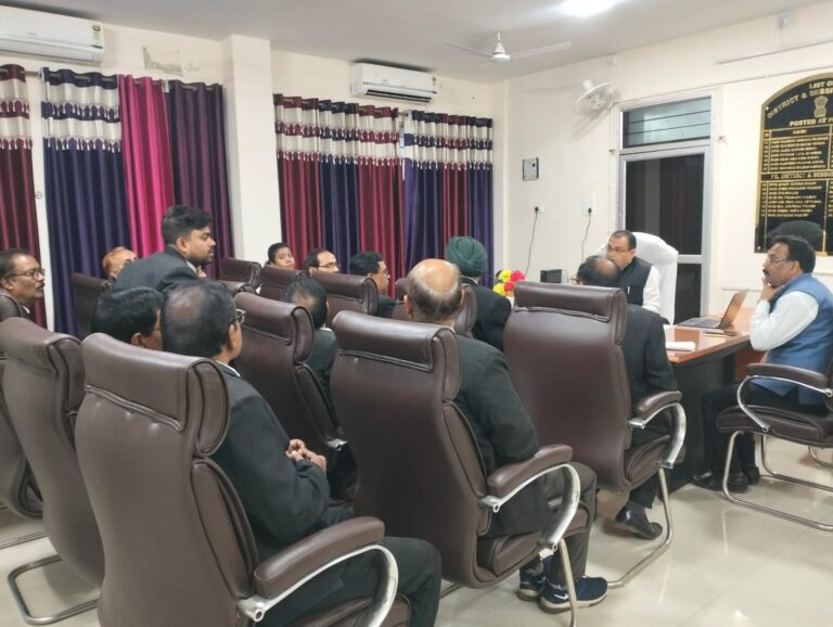 आगामी 14 मार्च 2026 को राष्ट्रीय लोक अदालत को सफल बनाने को लेकर पीडीजे की अध्यक्षता में हुई अहम बैठक