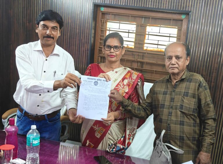 पाकुड़ नगर परिषद द्वारा पेयजल कनेक्शन हेतु निर्धारित की गई राशि 7000 को कम करते हुए धार्मिक स्थलों में निशुल्क कनेक्शन देने हेतु आवेदन: शाहिद इक़बाल