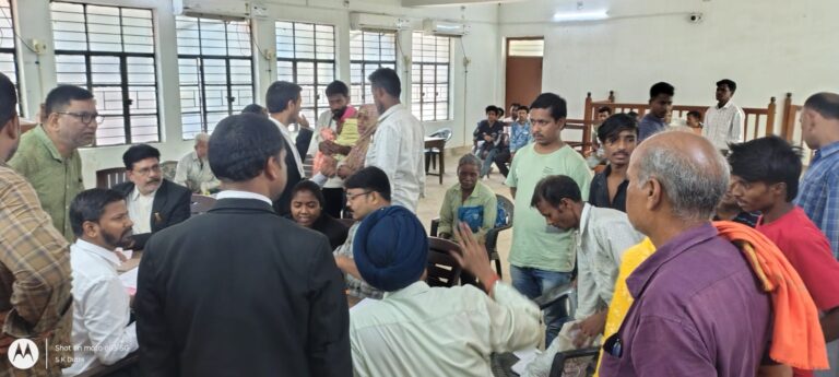 पाकुड़ व्यवहार न्यायालय में राष्ट्रीय लोक अदालत का सफल आयोजन