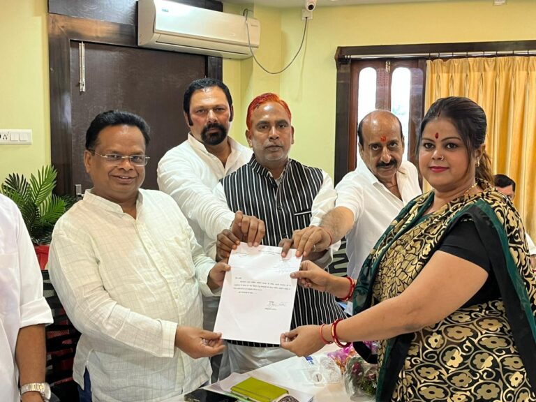 पाकुड़ जिला कांग्रेस कमिटी की महासचिव पद पर मोनिता कुमारी पुनः मनोनीत, प्रदेश नेताओं से की शिष्टाचार मुलाकात