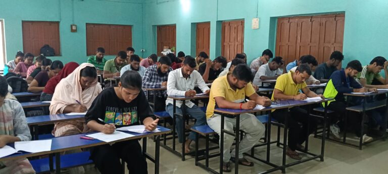*एंडेवर एकेडमी पाकुड़ में जेटेट निःशुल्क साप्ताहिक टेस्ट सीरीज का आयोजन, सैकड़ों अभ्यर्थियों ने लिया भाग*