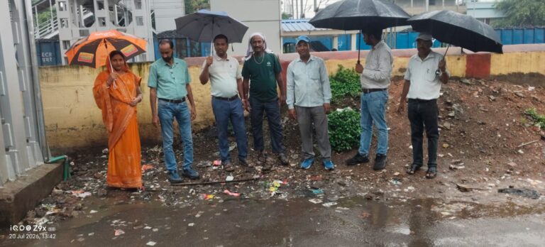 अन्ततः निभा देवी का प्रयास रंग लाया , रेलवे पाकुड़ में स्टेशन पर दूसरी ओर लगाएगा टिकट का ऑटोमेटिक मशीन।