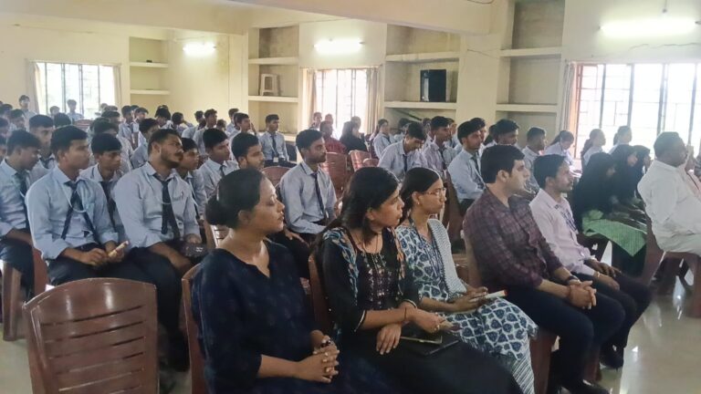 *पाकुड़ पॉलिटेक्निक में अंतर्राष्ट्रीय युवा दिवस पर विधिक जागरूकता कार्यक्रम का हुआ आयोजन*