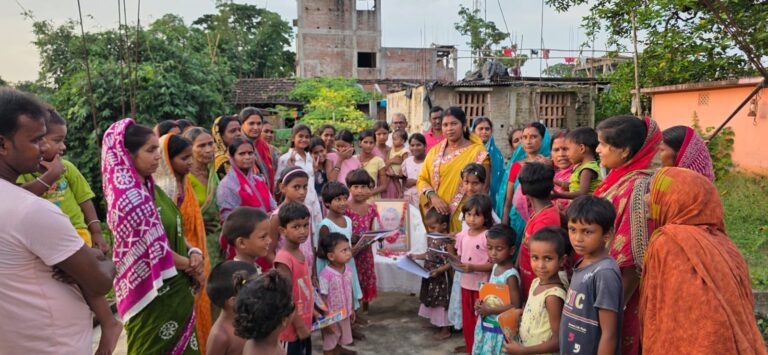 *अटल जी की पुण्यतिथि पर पिंकी मंडल ने अर्पित की श्रद्धांजलि, बच्चों को शिक्षा के लिए किया प्रेरित*