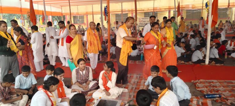 *नशा मुक्ति एवं विश्व शांति के लिए डीएवी पाकुड़ में 21 कुंडीय हवन कार्यक्रम का आयोजन*