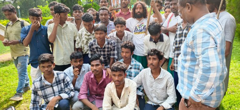 भर्ती व्यवस्था में सुधार और युवाओं के अधिकार की आवाज लेकर पाकुड़ पहुंचे आंदोलनकारी छात्र नेता देवेंद्र नाथ महतो