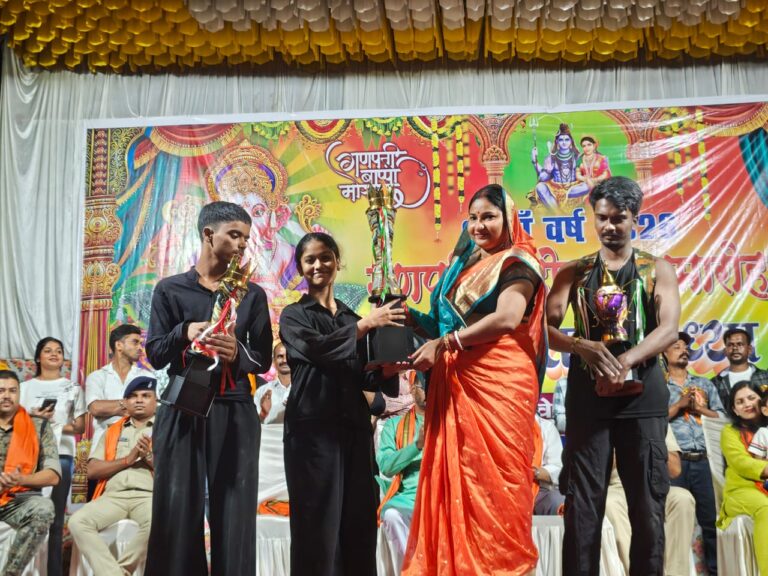 भारी बारिश के बीच भी नहीं थमा उत्साह,गणपति महोत्सव में देर रात तक चला नृत्य प्रतियोगिता का रोमांच